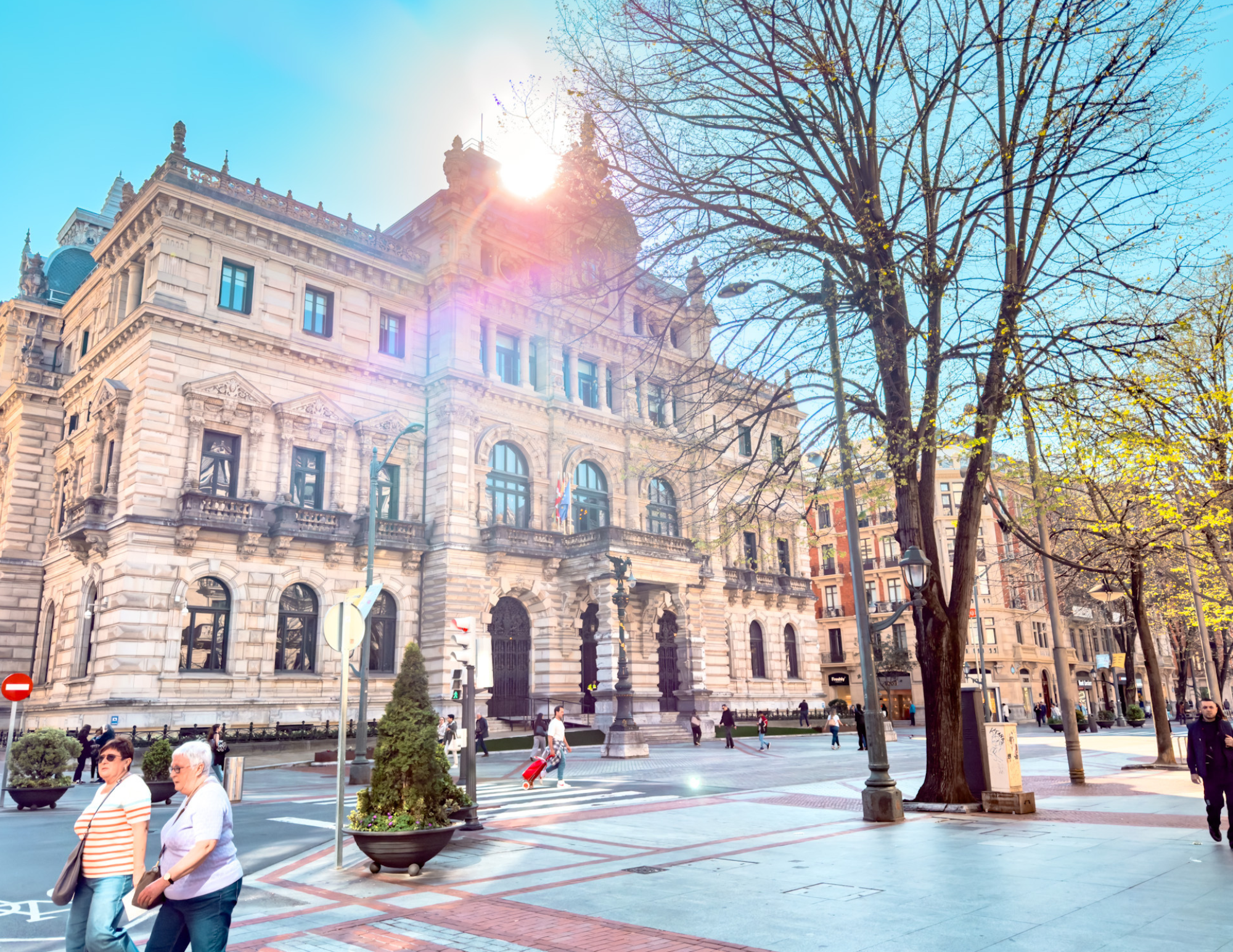 Bilbao Travel Guide (5).png